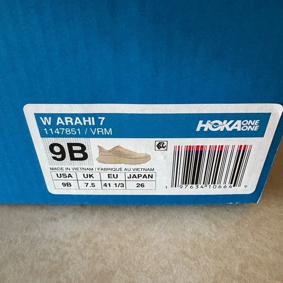 Women’s HOKA sneakers. Reduced to lowest price!! - Picture 5 of 6